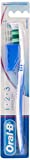 Oral-B Spazzolino Manuale 1 2 3 Classic Care Medio, Delicato su Denti e Gengive, con Setole Medie